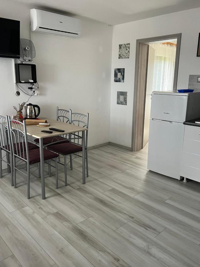 Apartments Linic Nin Luaran gambar