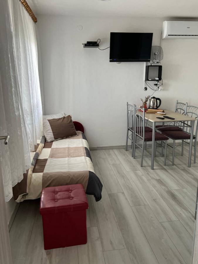 Apartments Linic Nin Luaran gambar